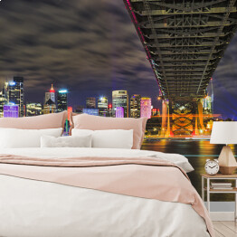 Fototapeta Widok na miasto nocą spod mostu