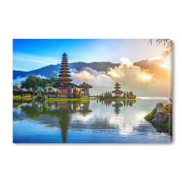Obraz na płótnie Świątynia w Bali na tle wzgórza, Indonezja