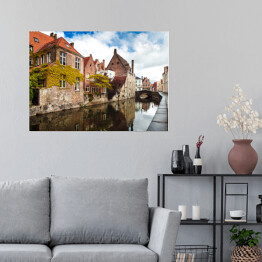 Plakat samoprzylepny Tradycyjne domy miasta Brugia w Belgii wzdłóż kanału