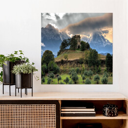 Plakat samoprzylepny Zamek na wzgórzu na tle gór