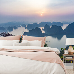 Fototapeta winylowa zmywalna Góry Bai Tho w zatoce Halong, Wietnam