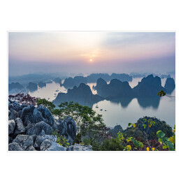 Plakat Góry Bai Tho w zatoce Halong, Wietnam