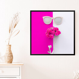 Obraz w ramie Kwiaty i okulary przeciwsłoneczne 