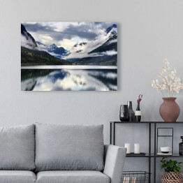 Obraz na płótnie Pochmurne niebo nad jeziorem, Norwegia