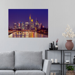 Plakat Panorama Frankfurtu nocą z widokiem na drapacze chmur w centrum miasta