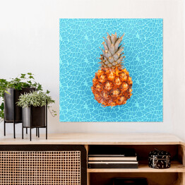 Plakat samoprzylepny Ananas na niebieskim wzorzystym tle