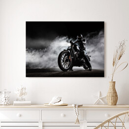 Obraz na płótnie Motocykl na tle burzowego nieba