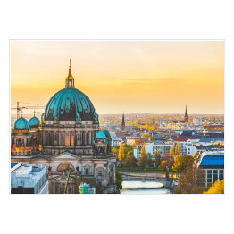 Plakat samoprzylepny Berlin - widok z lotu ptaka o zachodzie słońca