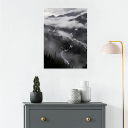 Plakat Góry Kanady we mgle w odcieniach szarości