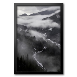 Obraz w ramie Góry Kanady we mgle w odcieniach szarości