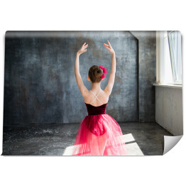 Fototapeta Tancerka baletowa wznosząca ręce