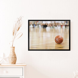 Obraz w ramie Piłka do koszykówki na parkiecie