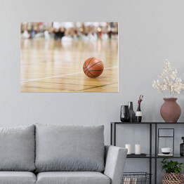 Plakat samoprzylepny Piłka do koszykówki na parkiecie