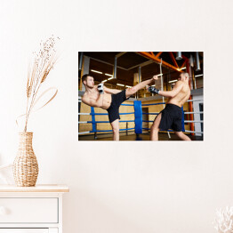 Plakat samoprzylepny Trening mieszanych zawodników na ringu bokserskim