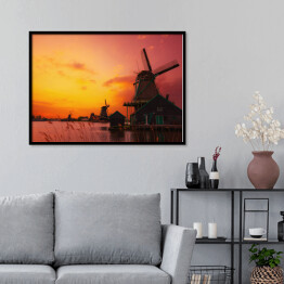 Plakat w ramie Tradycyjne Holenderskie wiatraki nad rzeką