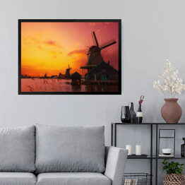 Obraz w ramie Tradycyjne Holenderskie wiatraki nad rzeką