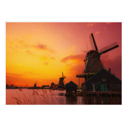 Plakat samoprzylepny Tradycyjne Holenderskie wiatraki nad rzeką
