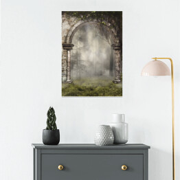 Plakat Stara brama z bluszczem w mglistym lesie