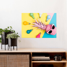 Plakat samoprzylepny Kolorowe żarówki wokół różowego ananasa