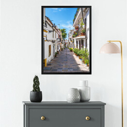 Obraz w ramie Typowa ulica starego miasta w Marbelli w Hiszpanii