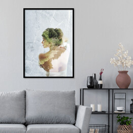 Plakat w ramie Podwójna ekspozycja portretu dziewczyny i zielonego krajobrazu