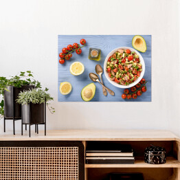 Plakat Zdrowa sałatka z tuńczykiem, pomidorkami cherry i awokado