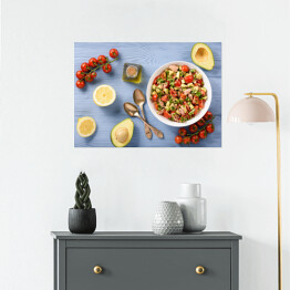 Plakat samoprzylepny Zdrowa sałatka z tuńczykiem, pomidorkami cherry i awokado