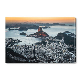 Obraz na płótnie Piękny widok z Rio de Janeiro na wzgórza o zachodzie słońca