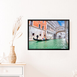 Obraz w ramie Tradycyjna gondola i słynny Most Westchnień w Wenecji
