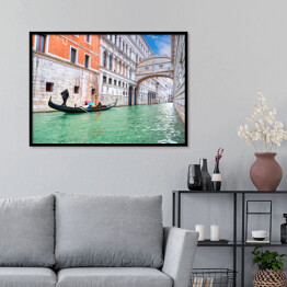 Plakat w ramie Tradycyjna gondola i słynny Most Westchnień w Wenecji