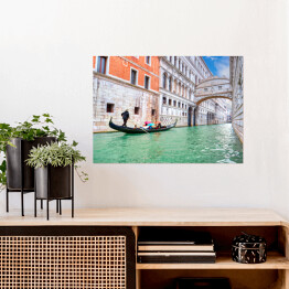 Plakat samoprzylepny Tradycyjna gondola i słynny Most Westchnień w Wenecji