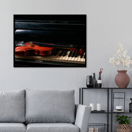 Plakat w ramie Klasyczne skrzypce na klawiszach fortepianu