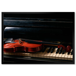 Plakat w ramie Klasyczne skrzypce na klawiszach fortepianu