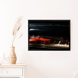 Obraz w ramie Klasyczne skrzypce na klawiszach fortepianu