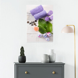 Plakat Aromaterapia - akcesoria w kolorze lawendy