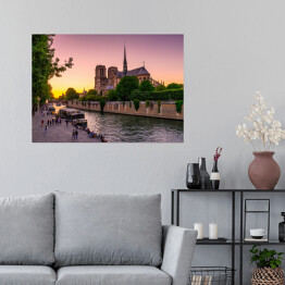 Plakat Widok podczas zachodu słońca na Katedrę Notre Dame w Paryżu, Francja