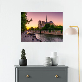 Plakat Widok podczas zachodu słońca na Katedrę Notre Dame w Paryżu, Francja