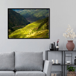 Plakat w ramie Mieniąca się zielenią Święta Dolina Inków, Peru