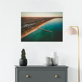 Plakat samoprzylepny Widok z lotu ptaka na długie drewniane molo i turkusowe morze