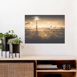Plakat samoprzylepny Wieża telewizyjna w Berlinie i wieża radiowa o wschodzie słońca
