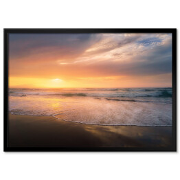 Plakat w ramie Brzeg plaży o zachodzie słońca