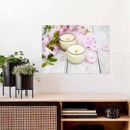 Plakat Białe świece i jasnoróżowe kwiaty