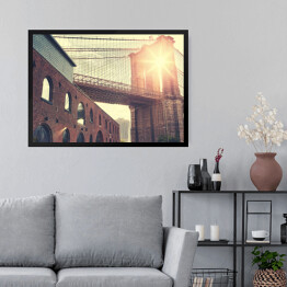 Obraz w ramie Most Brooklyński przy zmierzchem w stonowanych światłach 