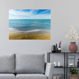 Plakat samoprzylepny Plaża i małe fale na morzu