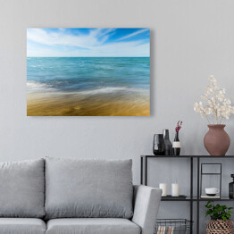 Obraz na płótnie Plaża i małe fale na morzu