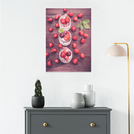 Plakat Jogurt z wiśniami i truskawkami