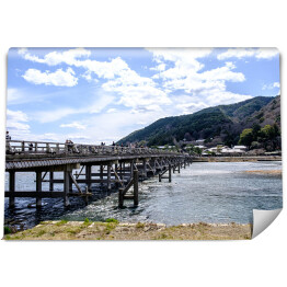 Fototapeta winylowa zmywalna Turyści na moście Togetsukyo w Japonii