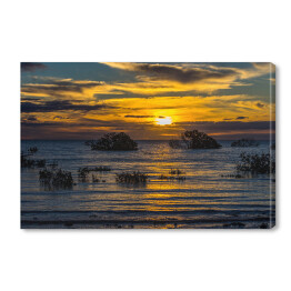 Obraz na płótnie Złoty zmierzch przy wyspie zlokalizowanej w Germein, Australia