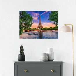 Plakat Paryska wieża Eiffla i rzeka - zmierzch w Paryżu, Francja