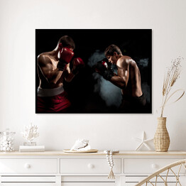 Plakat w ramie Dwóch profesjonalnych bokserów w półmroku